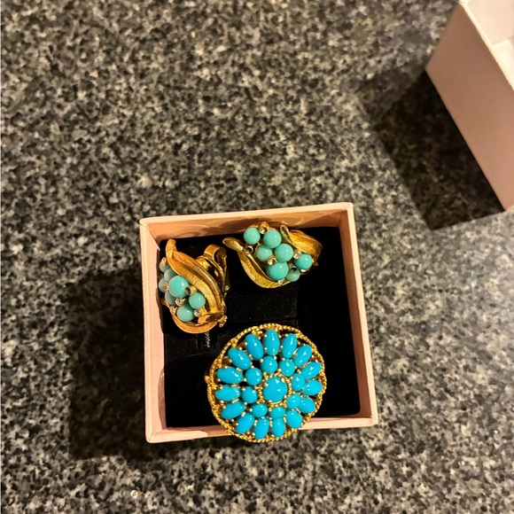 Turquoise and Gold Floral Ring - Picture 10 of 11